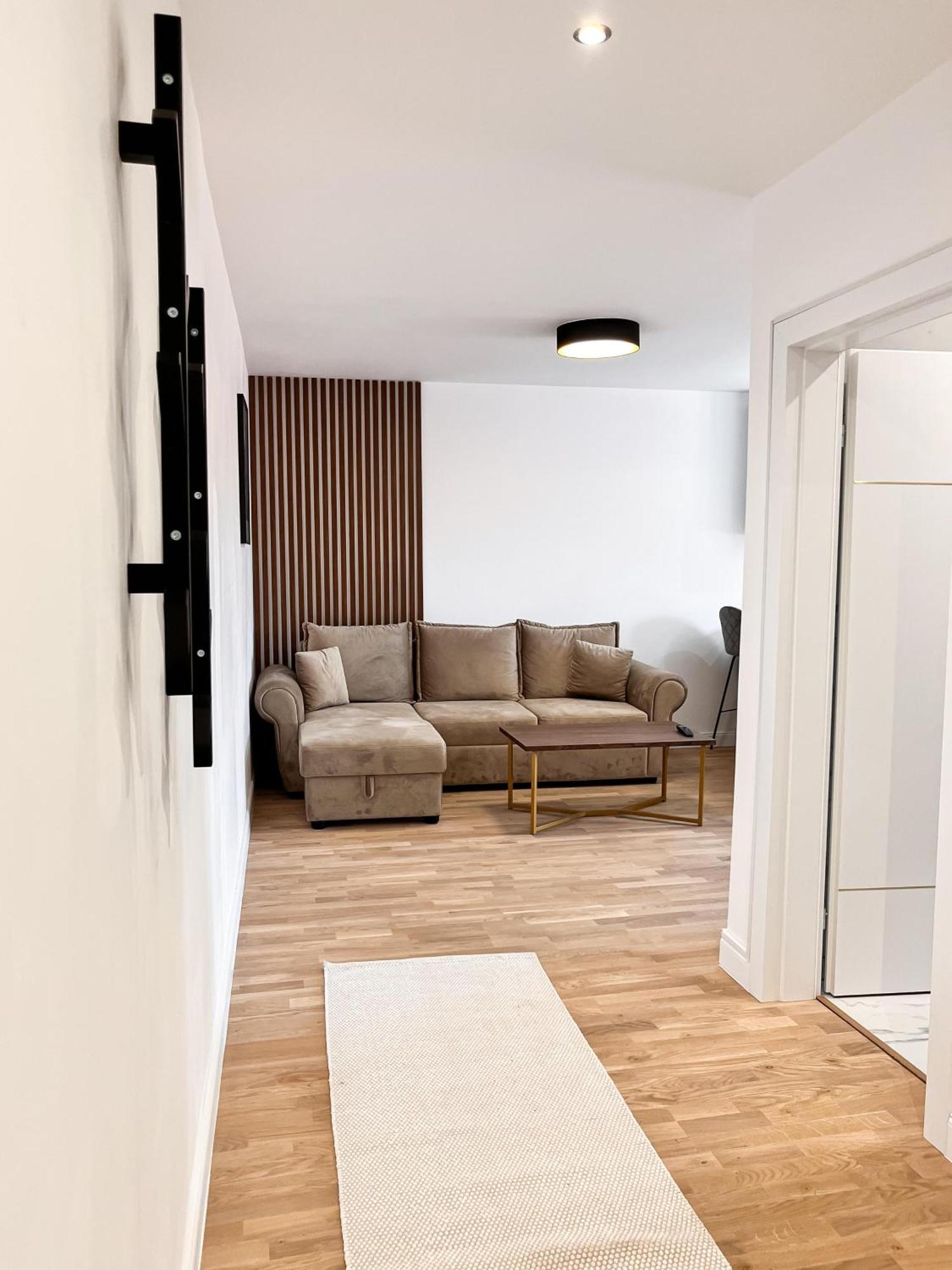 November - Newly Renovated Near Theatre, Old Town * Brașov